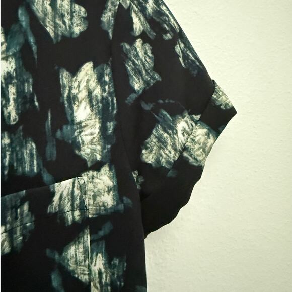 Simply Vera Vera Wang Women short-sleeve, partial button-down blouse Small Petit - Picture 8 of 11